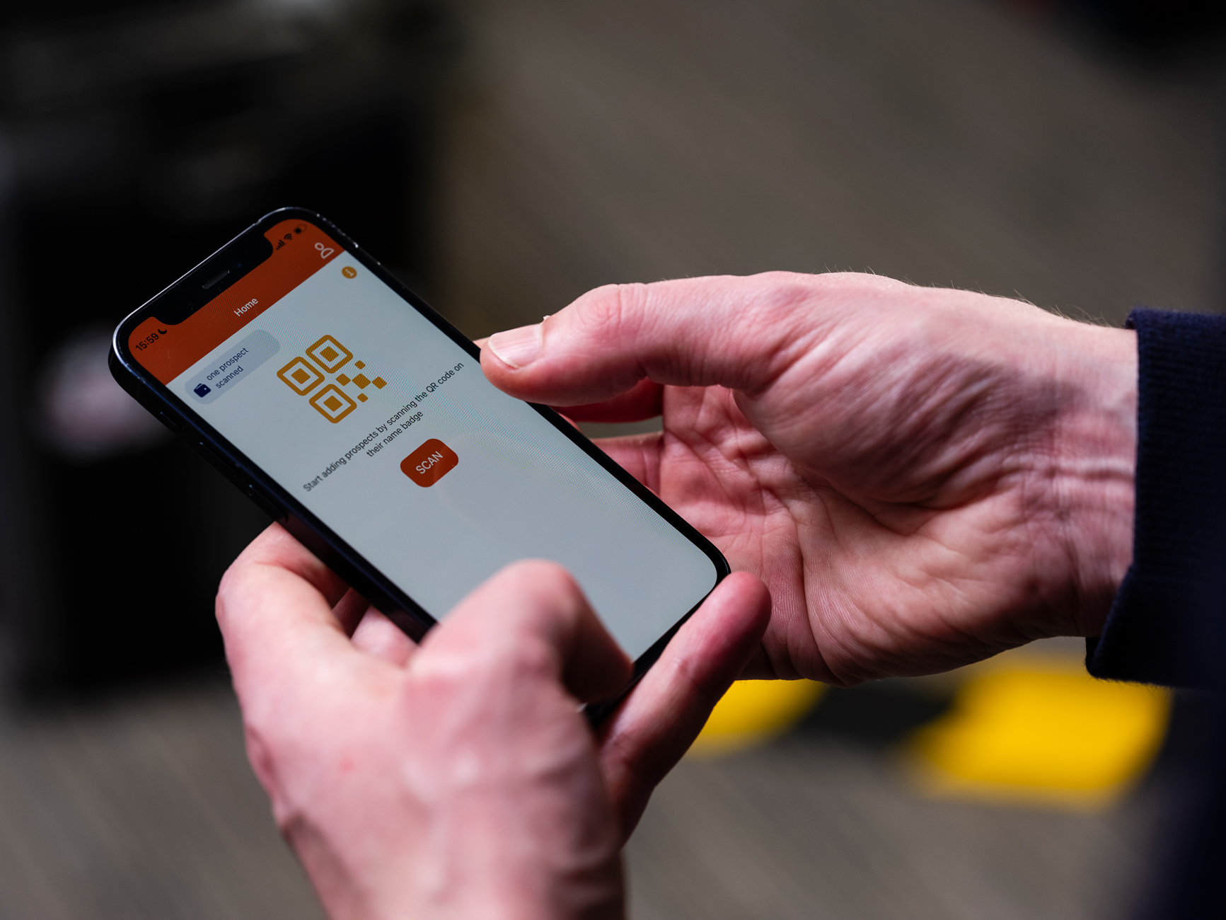 Lead scanning for stand holders